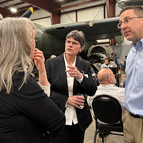 web-page-people-talking